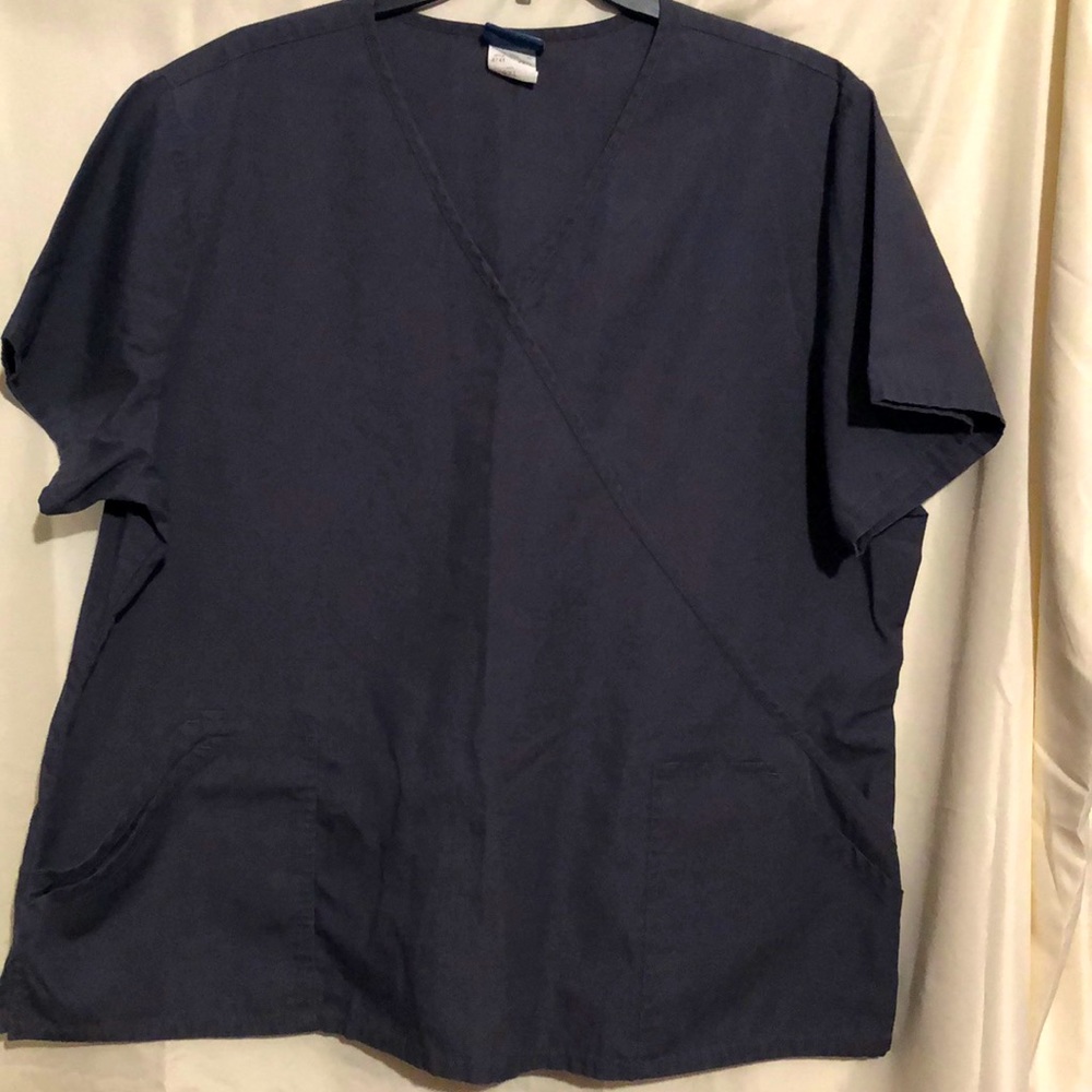 Cherokee scrub top